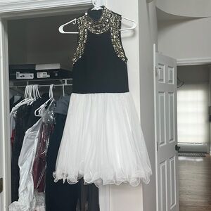 Blondie nights size five black and white dress